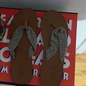 Roxy Fabric Flip-flops